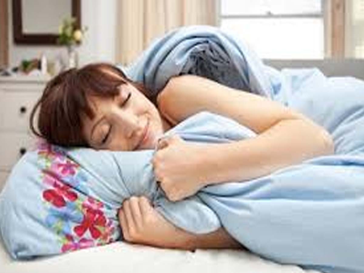 Reasons You Should Sleep Naked, According to Experts Health Keeda